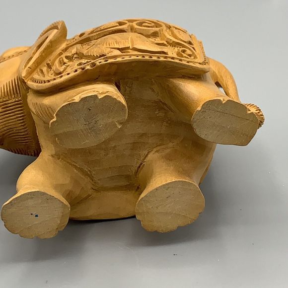Beautiful Intricate Design Hand Carved Wood Elephant Figurine Wildlife Decor - Picture 7 of 10